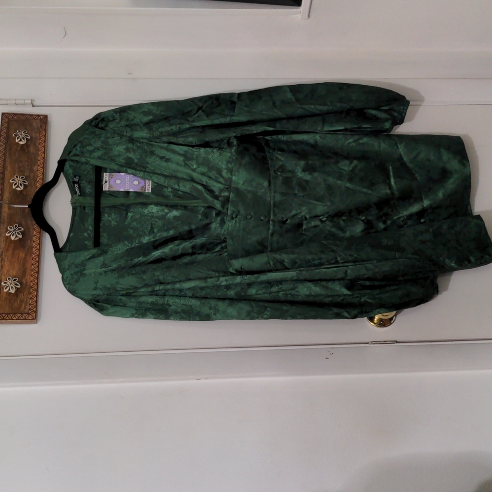 Green long sleeve mini dress